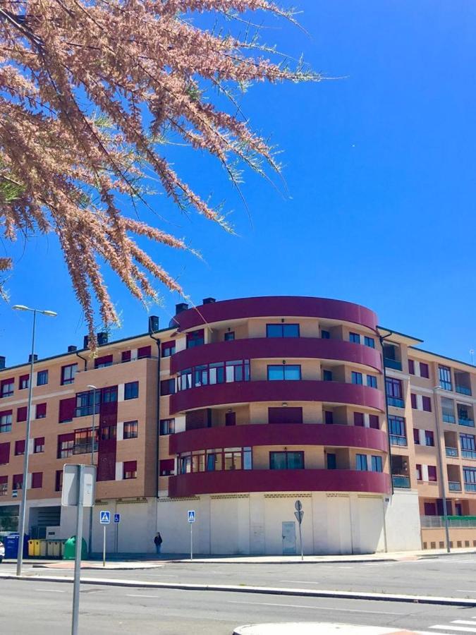 VUT sencilla y cómoda en Ávila capital. Exterior foto